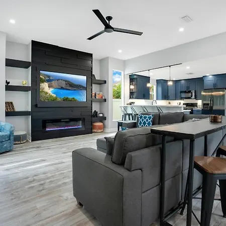 Luxury Villa Near Disney I Fully Renovated